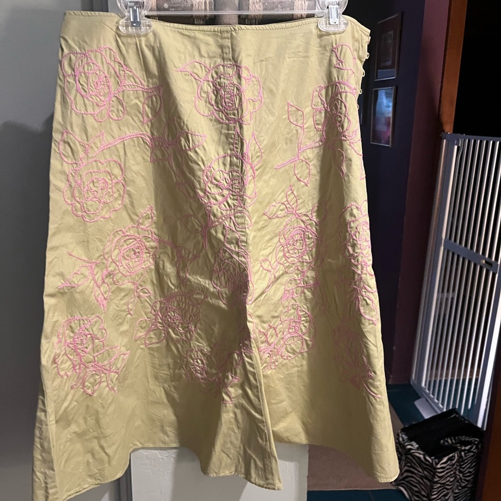 J. Jill Pale Yellow Lime green A-Line Skirt with Pink Floral Embroidery